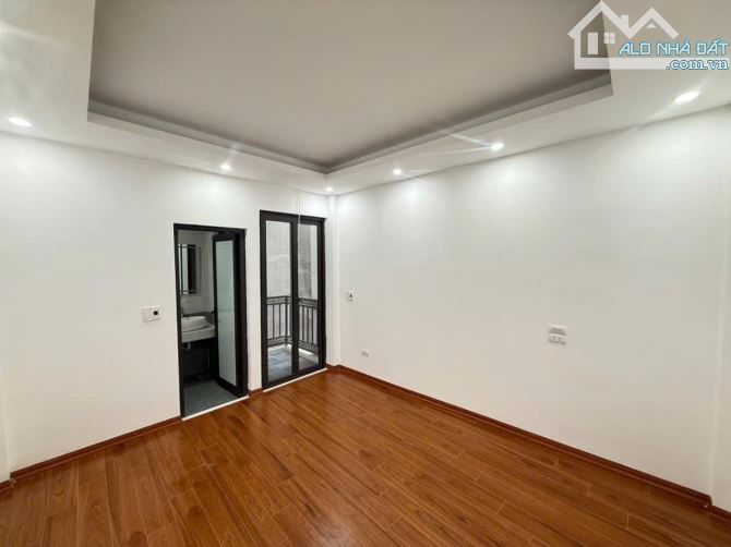 - Bán nhà mới đẹp Vũ Ngọc Phan,6 Tầng Thang Máy, Gần Oto, Ngõ thông kinh doanh, - 3