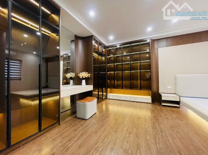 PHÂN LÔ PHỐ VỌNG - 81M2 - MT 5M 2 THOÁNG - THANG MÁY - Ô TÔ TRÁNH NHAU - 2X TỶ - 3