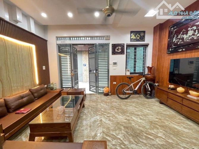 BÁN NHÀ HOÀNG ĐẠO THÀNH, Ô TÔ, THANG MÁY, 35MX6T, NHỈNH 12 TỶ - 3
