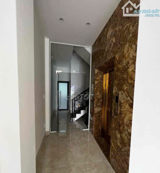 17 tỷ! Bán mặt tiền đường Bạch Đằng, Phường 2, Quận Tân Bình - 4x18.6m - Hầm 6 Tầng TM - 3