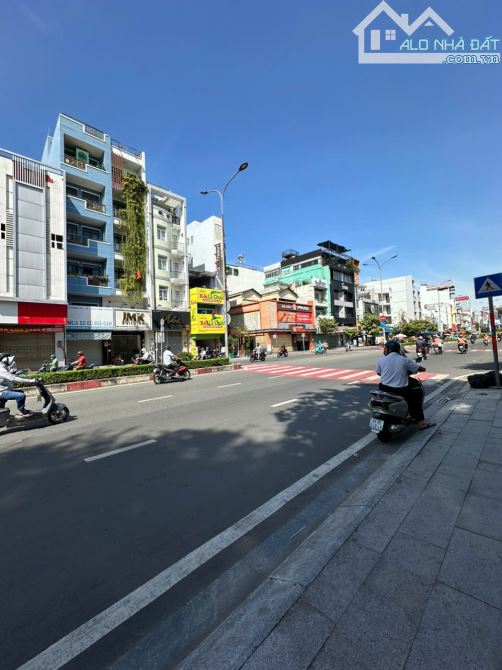 NHÀ NGUYÊN CĂN LÊ ĐẠI HÀNH 4M X 14M 1 TRỆT 1 LỬNG 2 LẦU NHÀ MỚI ĐẸP - 3