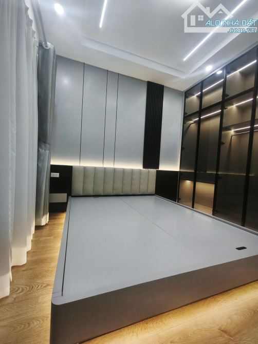 NHÀ ĐẸP Ở NGAY-5 TẦNG PHỐ LĨNH NAM-TẶNG FULL NỘI THẤT CHỈ NHỈNH 6tỷ - 3