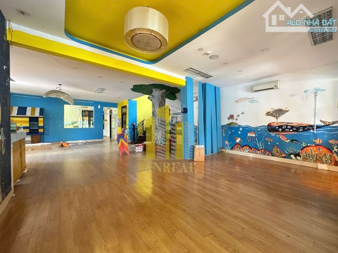 Biệt thự mặt tiền Nguyễn Văn Hưởng vị trí kinh doanh - 2 mặt tiền - 600m2. Giá 155 triệu - 3