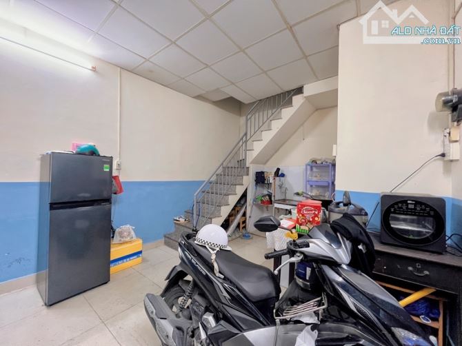 B.á.n nhà sát bên Vạn Kiếp - 3 Tầng 86m2 - sẵn 9 PN kín - hẻm trước nhà 4m - ngang 4m - 3