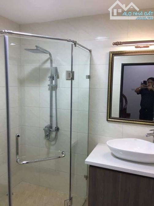 Nhà ngã 6 Ô Chợ Dừa. Căn góc 2 thoáng. Kinh doanh sầm uất, 42mx5 tầng, mt 5m. - 3