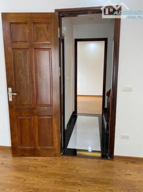 Bán nhà mới đẹp 5 tầng Liên Ninh, Ngọc Hồi. Vài bước ra Qlo 1A - 3