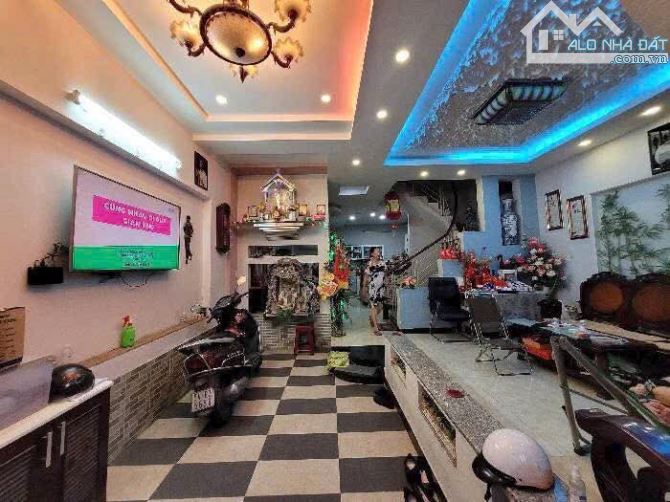 Bán nhà như hình khu phân lô gần biệt thự Làng Hoa, Gò Vấp. 6*18m, 3tầng, HXH 6m, giá 8.3t - 3