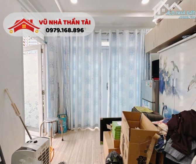 Bán nhà Mặt Tiền xe hơi 8m Nguyễn Thần Hiến, 3 lầu, 28 m2, Quận 4, 6.x tỷ - 3
