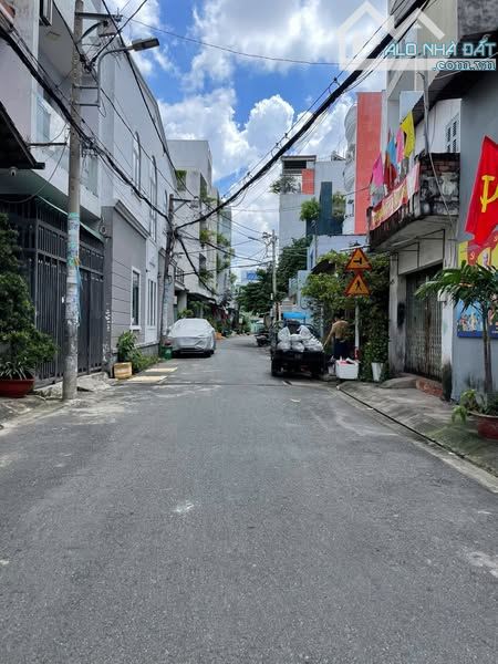 BÁN NHÀ ĐẸP  HẺM NHỰA 8M THÔNG XE HƠI GẦN MẶT TIỀN TÂN QUÝ 4X13M2 2 TẦNG GIÁ 5.5 TỶ - 3