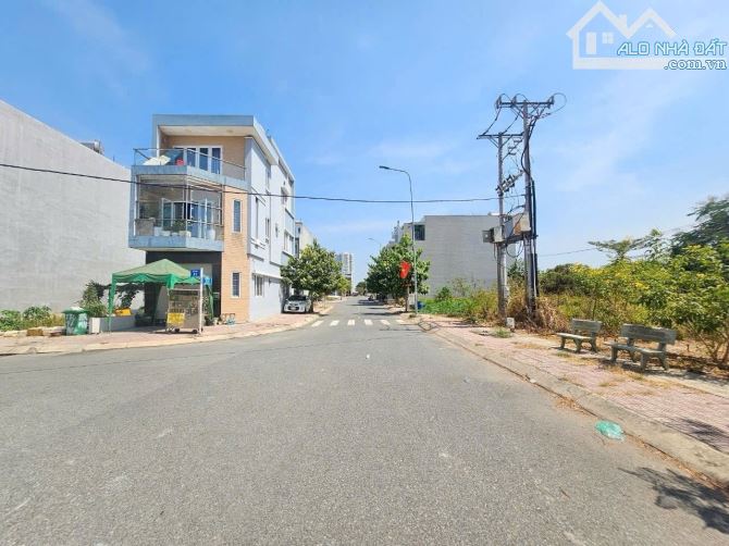 BÁN ĐẤT ĐƯỜNG SỐ 11 LINH XUÂN  70m GIÁ 2ty75 - 2