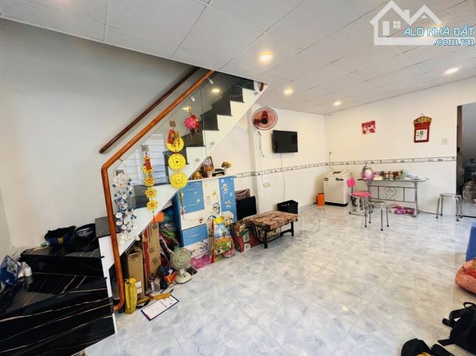 BÁN NHÀ NGUYỄN VĂN NGUYỄN,3 TẦNG, 50M2, GIÁ 8,18 TỶ - 3