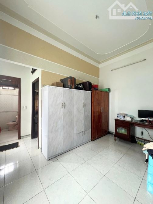 Bán nhà 3 tầng MT Trương Định Sơn Trà.3 tầng 100m2.Giá :13.5 tỷ TL - 3