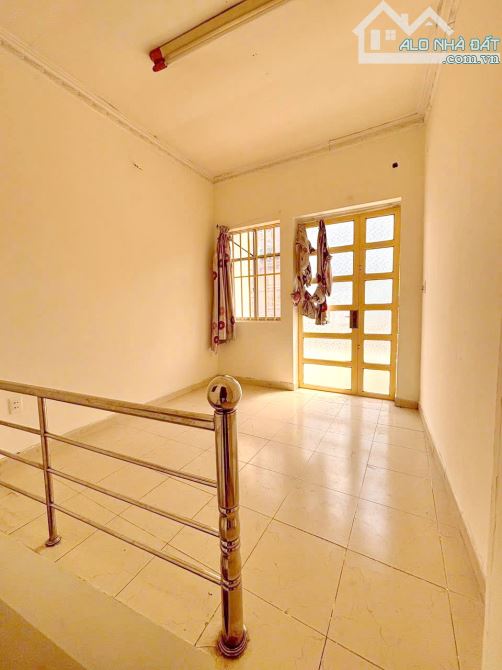 Bán nhà 1 lầu mặt tiền đường Tám Danh P.Chánh Hưng Quận 8 - 3
