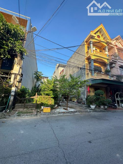 Ông bà em về quê dưỡng lão nên cần bán ô đất cạnh trường Đinh Tiên Hoàng - 3