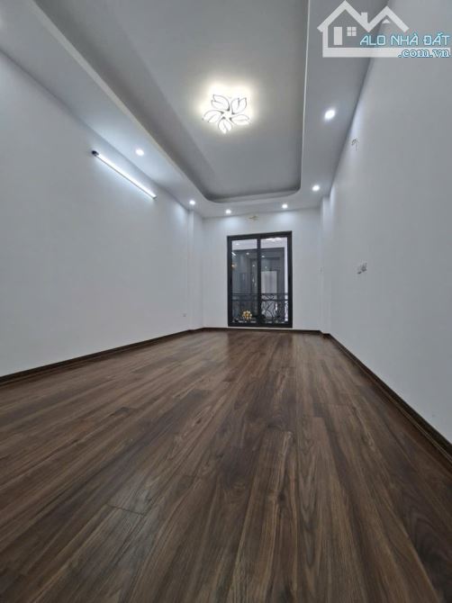 Nhà mới tinh khôi phường Việt Hưng, Long Biên giáp Vinhome 30m2 5 tầng, giá chào 6,2 tỷ - 3