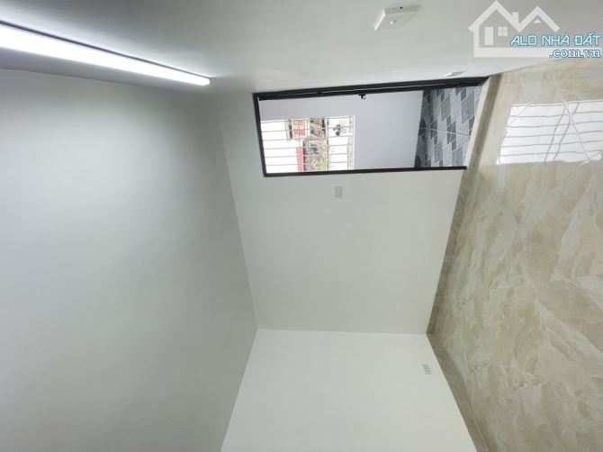 Chuyên cơ mặt đất 18m x 4t phố Nguyễn cao giá chỉ nhỉnh 4tỷ - 3
