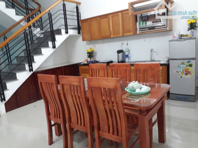 CHO THUÊ NHÀ 3 TẦNG MẶT TIỀN HỒNG CHƯƠNG, TP HUẾ - 3