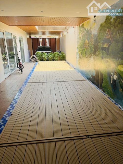 Bán biệt thự cao cấp đường Trần Sâm diện tích 180m2; ngang mặt tiền 10m ; giá 20 tỷ - 3