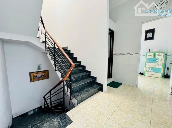 NHÀ ĐẸP GẤP BÁN 51m2, 4 TẦNG, NGANG 5m, HƠN 5 TỶ, P14 Q8 NGAY CC AQUA GIÁP Q5 SHR - 3