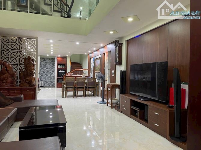 Nhà dân 4,5 tầng x 82m ngõ Đông Khê. Giá 6.68 tỷ - 3