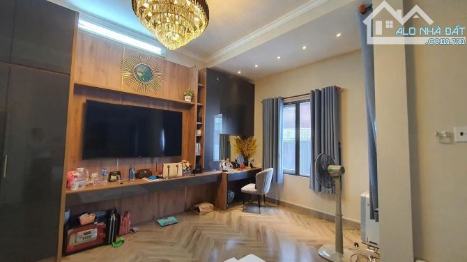 114m2 ngang 6.5m, hẻm thông Hai Bà Trưng, Q1, 4 tầng SHR, giá 28.5 tỷ, đầu tư kinh doanh - 3