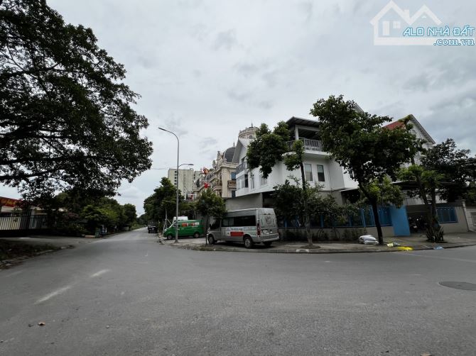 Bán biệt thự KDT mới Cầu Bươu 360m2 3 tầng oto tránh dừng đỗ vỉa hè rộng 68 tỷ - 3