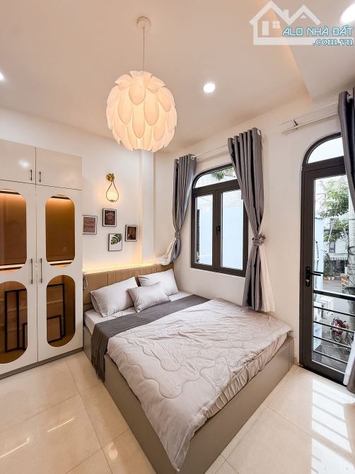 Bán Nhà Bình Thạnh - Mặt Tiền Thụt - Gần Bà Chiểu - 4 Tầng - Full Nội Thất - Chỉ 5.55 Tỷ - 3