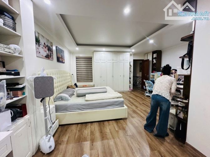 Bán nhà phố Chùa Bộc thoáng trước sau, Dt 50m2, 5t, mt 4m, vài bước ra phố. - 3