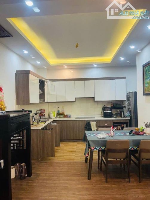 122 m2 / 7.3 tỷ Căn hộ Cc tầng 8/ Mỹ Đình 2 - 3