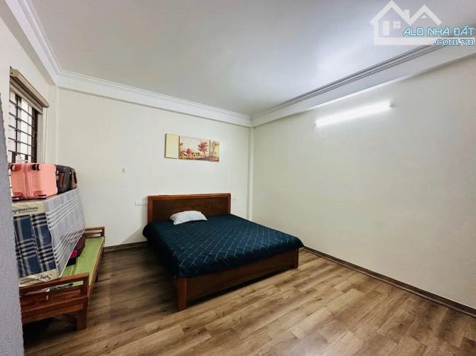 Bán nhà phân lô Trịnh Đình Cửu, ô tô đỗ cửa DT: 100m2 x 4,5 tầng, MT : 5,6m chào; 20,5 tỷ - 3