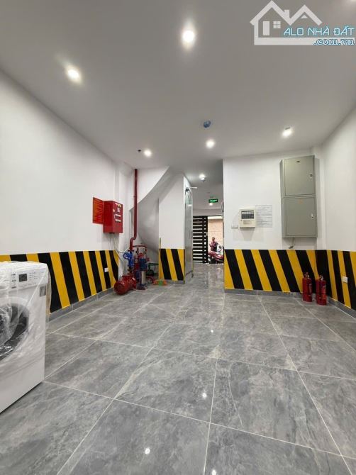 CHDV MẶT PHỐ PHÚC DIỄN lô góc 8 TẦNG 210M2 28PKK Thang máy - 3 ô tô tránh - 14x tr/tháng - 3