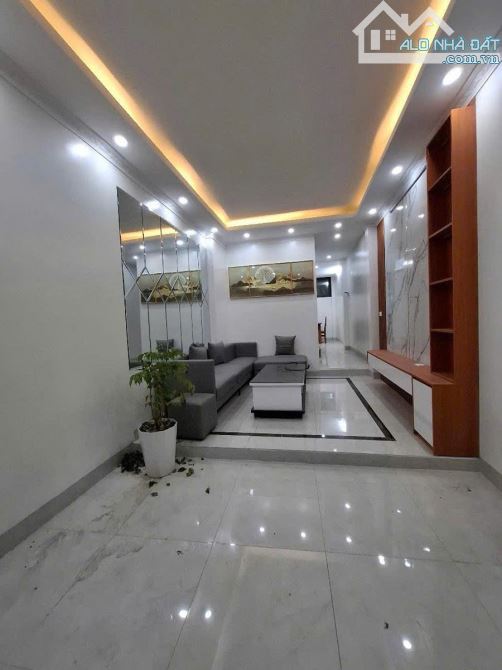 đại hạ giá, bán nhà Phạm Văn Đồng 40m2 5 tầng ô tô đô lô góc 2 thoáng QH ổn định - 3