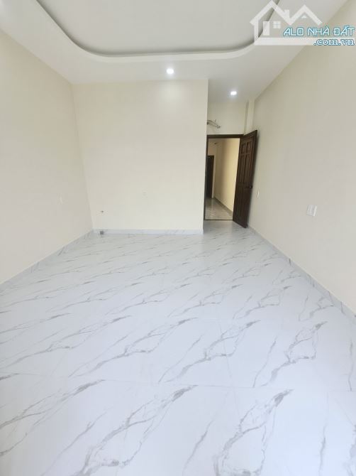 Bán CHDV Q10 - 5 tầng mới đẹp - khu phân lô dân trí - DT 600tr/tháng - 3