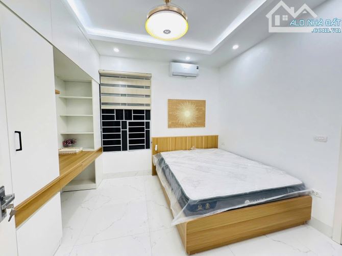 BÁN NHÀ PHÂN LÔ HOÀNG QUỐC VIỆT - 60M² x 6T THANG MÁY - MT 5.1M - GARA Ô TÔ - 2 THOÁNG - 3
