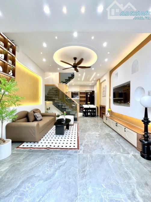 Bán nhà ngay chợ Tân Sơn, ngang 4,1m, hẻm ô tô, full nội thất, chỉ 4 tỷ 99 - 3