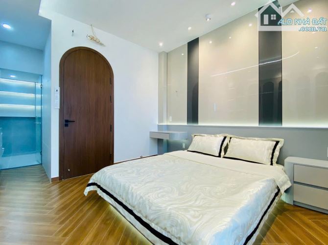 🏠Siêu Phẩm Hẻm Thông 6M💎Vị trí: Phan Huy Ích, P15💎4X15M 4 Lầu 3PN 3WC💵9,9 Tỷ - 33