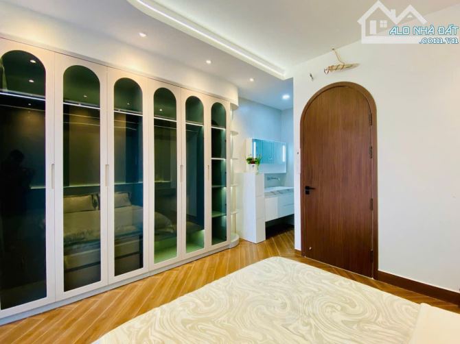 🏠Siêu Phẩm Hẻm Thông 6M💎Vị trí: Phan Huy Ích, P15💎4X15M 4 Lầu 3PN 3WC💵9,9 Tỷ - 34