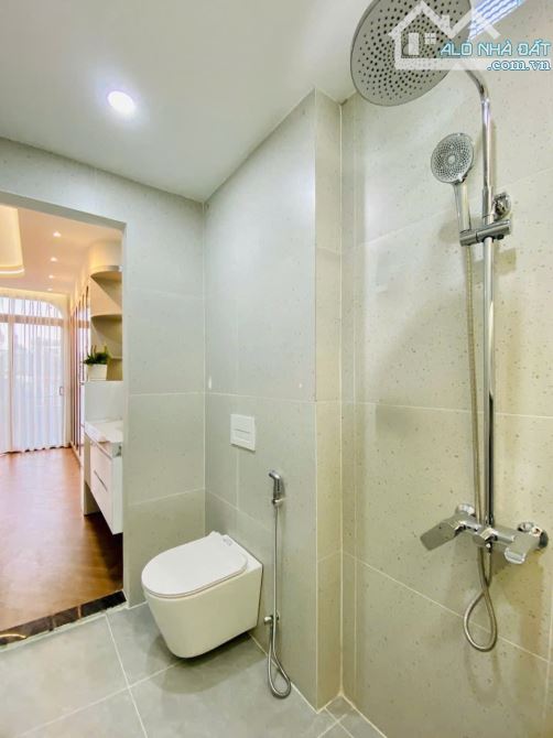 🏠Siêu Phẩm Hẻm Thông 6M💎Vị trí: Phan Huy Ích, P15💎4X15M 4 Lầu 3PN 3WC💵9,9 Tỷ - 36