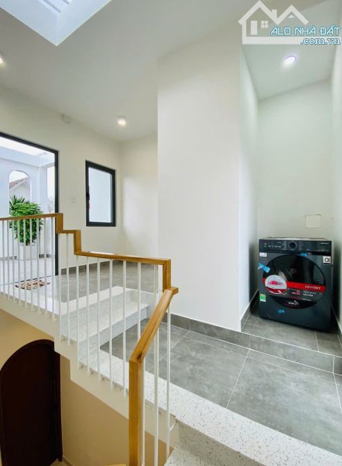 🏠Siêu Phẩm Hẻm Thông 6M💎Vị trí: Phan Huy Ích, P15💎4X15M 4 Lầu 3PN 3WC💵9,9 Tỷ - 39