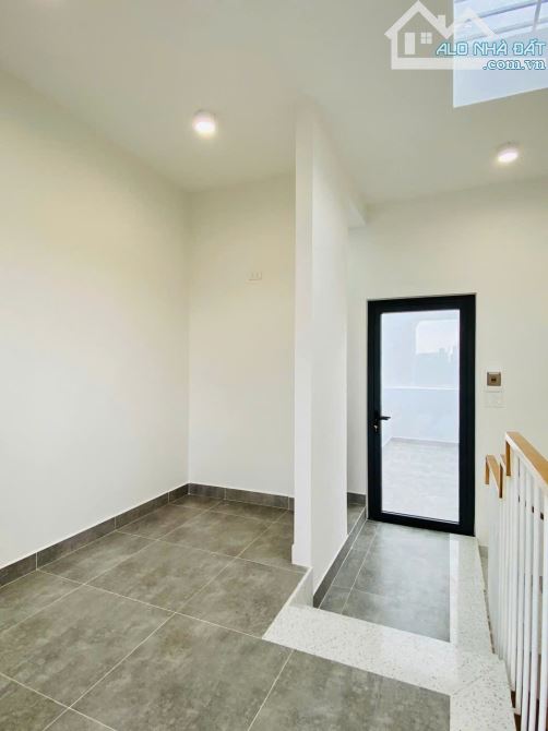 🏠Siêu Phẩm Hẻm Thông 6M💎Vị trí: Phan Huy Ích, P15💎4X15M 4 Lầu 3PN 3WC💵9,9 Tỷ - 40