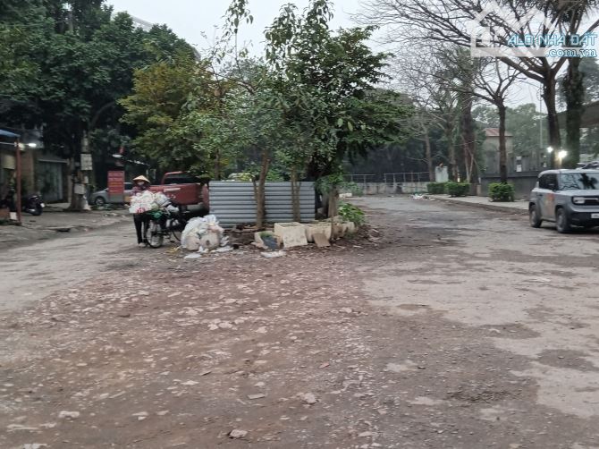 Bán Lô Đất mặt ngõ 6 Ô tô tránh - 3 mặt tiền - Linh Đàm DT 442m2, MT 21m, Giá 145 tỷ - 4