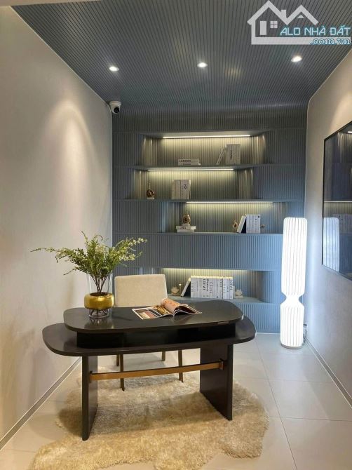Giảm sâu 1,5tỷ! Bán Gấp Nhà 2 Tầng Lầu 94m2 HXH Đỗ Cửa Ngay Nguyễn Văn Đậu P5 - Chỉ 8 tỷ 5 - 4