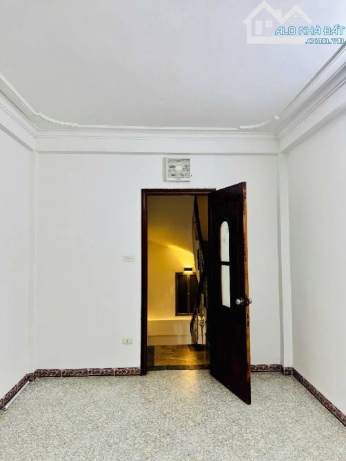 Nhà Cầu Giấy 5 tầng ngõ thông nông,2 thoáng,phân lô dân trí cao giá hơn 7 tỷ lô - 4