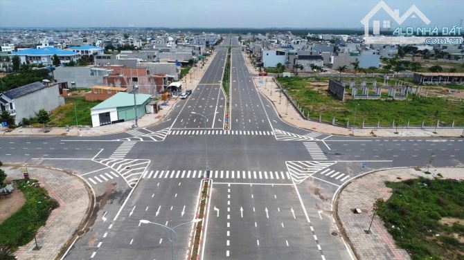 Bán đất  Sân Bay Long Thành 5km - Mặt tiền đường 30m - Sổ Hồng Riêng - Giá 12triệu/m2 - 4