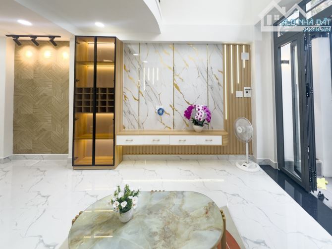 SIÊU PHẨM CHÂN DÀI - CÔ BẮC   PHÚ NHUẬN  - 34m2 - 4PN5WC - 10 BƯỚC RA XE HƠI - GIÁ 6,3 TỶ - 4