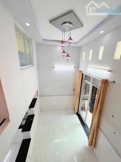 Vị trí đẹp , nhà lô góc Lý Chính Thắng quận 3 - 4