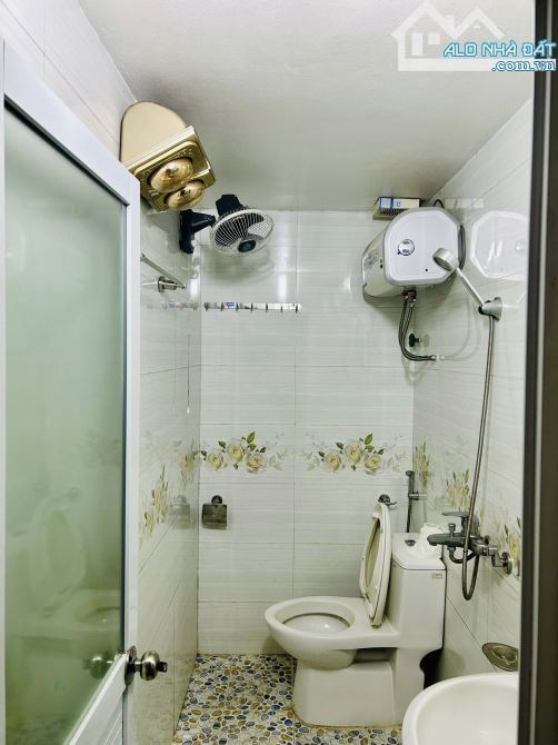 🏡🏡 căn nhà lô góc 2,5 tầng tại địa chỉ 1/2/77 Lê Hồng Sơn. Phí  🏠Nhà dân xây, nhiều lộc - 4