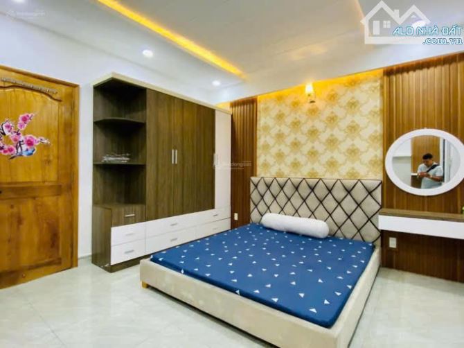 Ngộp cần ra gấp căn nhà nở hậu 5m Tô Hiến Thành, Phường 13, Quận 10- Giá: 5.35tỷ/ 4,4m X 1 - 4