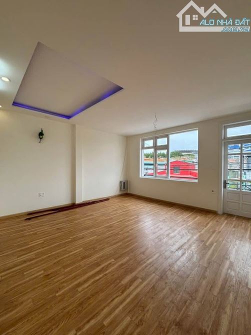 BÁN NHÀ HOÀN CÔNG MẶT TIỀN ĐƯỜNG NGUYỄN CÔNG TRỨ - 4