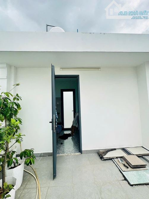 6.3 tỷ - bán nhà góc 4 tầng Nguyễn Văn Công GV. DT 4mx14m, 4PN, hẻm thông - 4